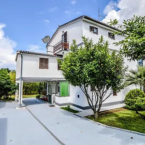  Apartment Andrea Kroatien